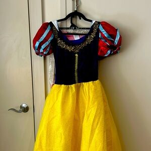 Snow White dress adult size medium. New